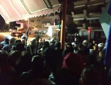Κατερίνη: Συγκέντρωση διαμαρτυρίας για τη Συμφωνία των Πρεσπών παρουσία Δημάρχου (φωτο)